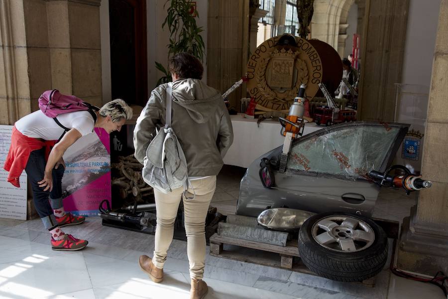 El alcalde de San Sebastián, Eeneko Goia, destaca que los bomberos son «el pilar de la seguridad y la tranquilidad» de la ciudad.