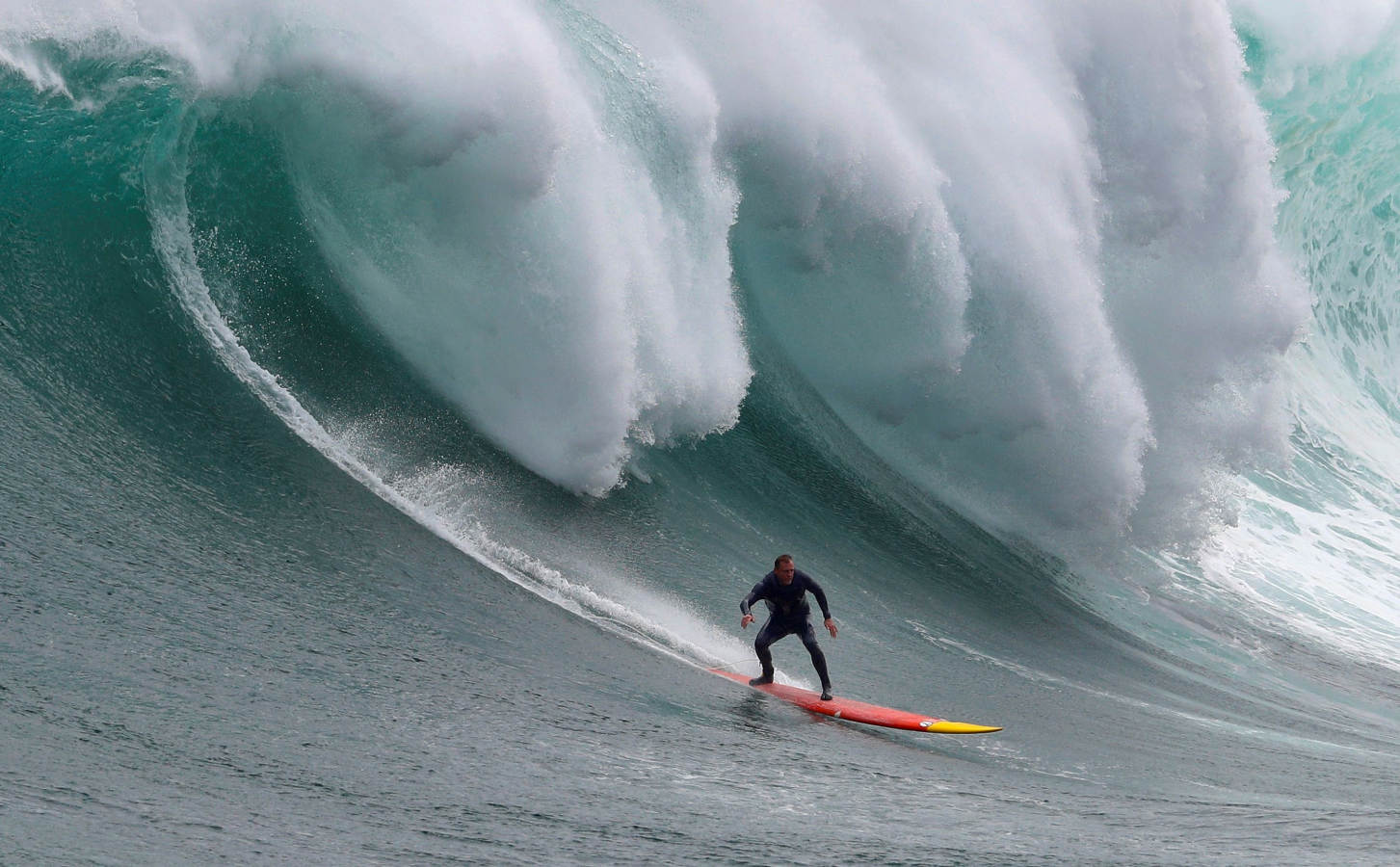 Surferos surcaron olas de hasta 5 metros como parte del tornero Rebel Sessions 2017