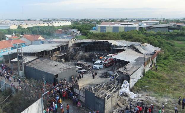 Imagen de la fábrica tras la explosión. 
