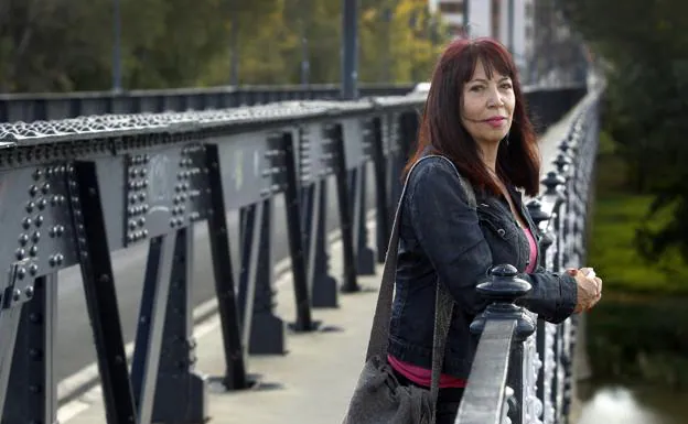 María Jimena Duzán, en un puente de Logroño, donde participó en las jornadas organizadas por Futuro en Español.