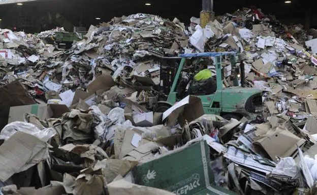 Una empresa de reciclaje de cartón ajena a la información. 