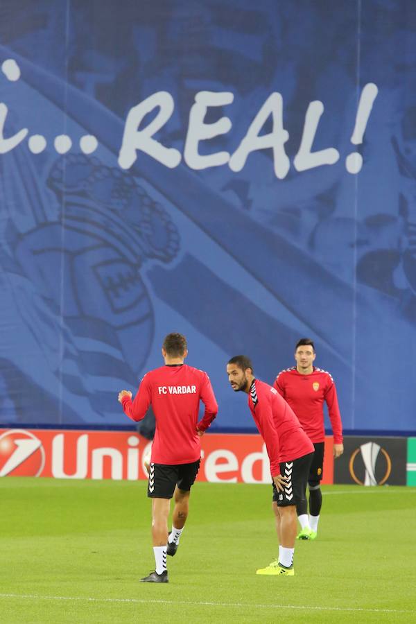 Los jugadores del Vardar se han entrenado este miércoles por la tarde en Anoeta para preparar el encuentro de este jueves contra la Real Sociedad dentro de la Europa League.