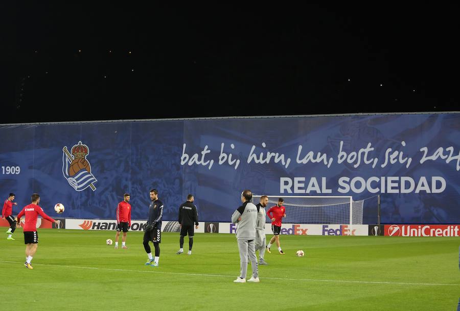 Los jugadores del Vardar se han entrenado este miércoles por la tarde en Anoeta para preparar el encuentro de este jueves contra la Real Sociedad dentro de la Europa League.