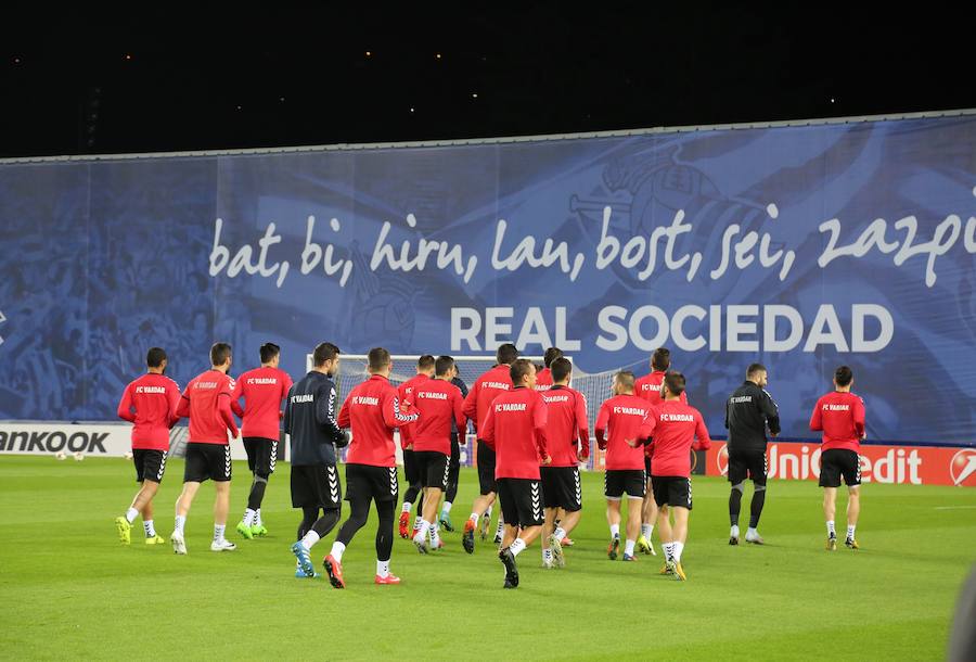 Los jugadores del Vardar se han entrenado este miércoles por la tarde en Anoeta para preparar el encuentro de este jueves contra la Real Sociedad dentro de la Europa League.