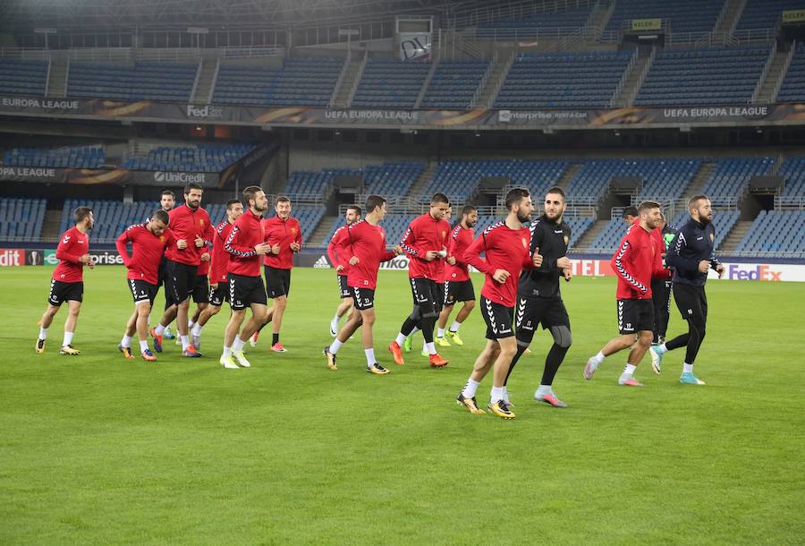 Los jugadores del Vardar se han entrenado este miércoles por la tarde en Anoeta para preparar el encuentro de este jueves contra la Real Sociedad dentro de la Europa League.