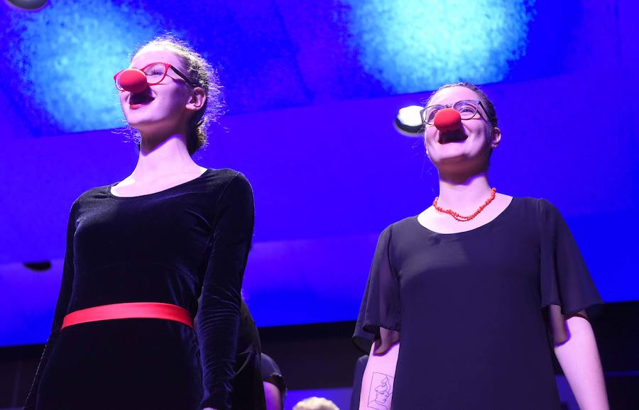 El coro 'The Resonanz Children's Choir' de Indonesia se ha proclamado este domingo ganador de la 49 edición del Certamen Coral de Tolos) al vencer en la modalidad de Coros Infantiles y adjudicarse el Premio del Público, patrocinado por El Diario Vasco, y el Gran Premio Kutxa