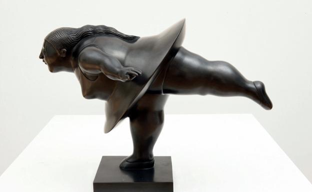 Una escultura en bronce de Botero.