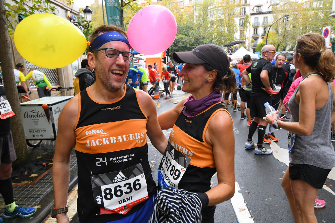 Gran ambiente en la línea de meta de la Behobia San Sebastian 