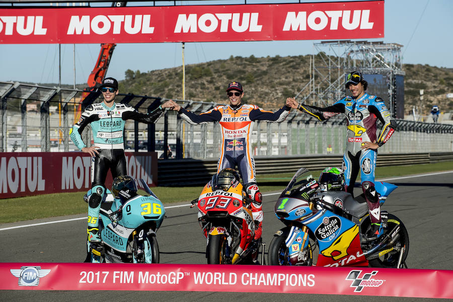 Fotografía de los tres campeones de MotoGP, Moto2 y Moto3.