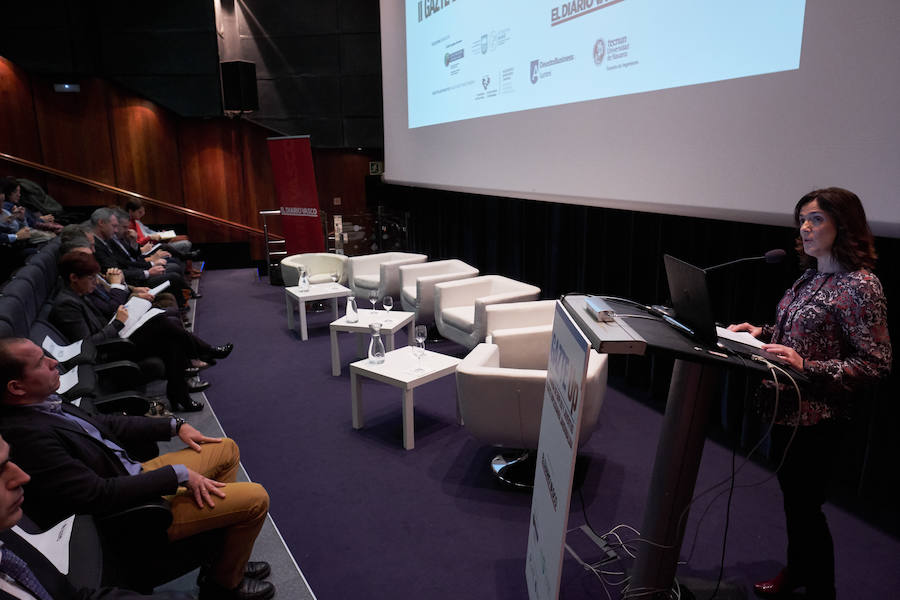 La consejera de Empleo y Políticas Sociales del Gobierno Vasco, Beatriz Artolazabal, ha participado este lunes en la jornada 'Gazte Up', organizada por EL DIARIO VASCO, dedicada al empleo juvenil y que se ha celebrado en el Aquarium de San Sebastián