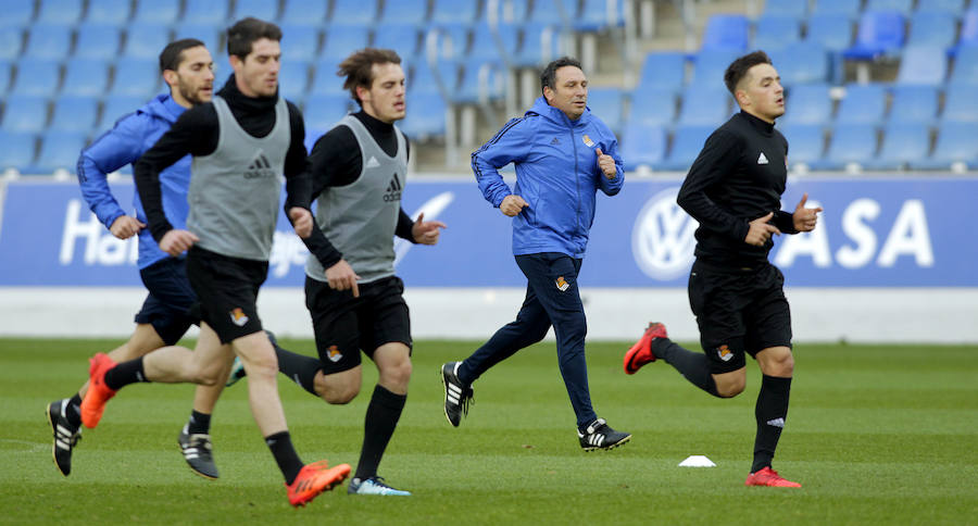 Tras dos días y medio de descanso, la Real Sociedad ha retomado en Zubieta los entrenamientos con una liviana sesión de apenas una hora de duración en la que han faltado los siete jugadores realistas concentrados con sus respectivas selecciones. Por el contrario, también se han ejercitado con el primer equipo los jugadores del Sanse Gorosabel y Gorostidi.