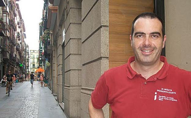 Sergio Álvarez dirige Labeko, en la calle Carnicería Vieja de Bilbao. 