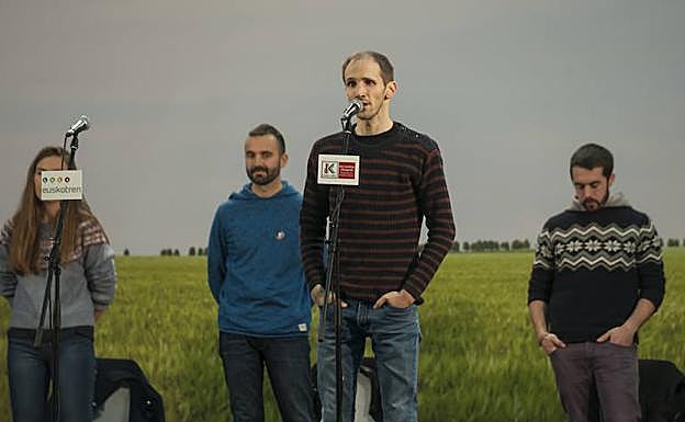 Gainetik ibili da Sustrai Colina. 