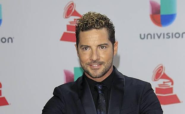 Bisbal presume de cuerpazo en la playa