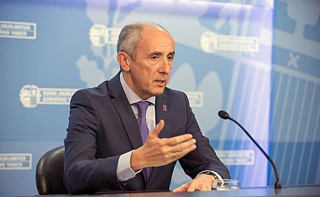El portavoz del Gobierno Vasco, Josu Erkoreka, en la rueda de prensa.