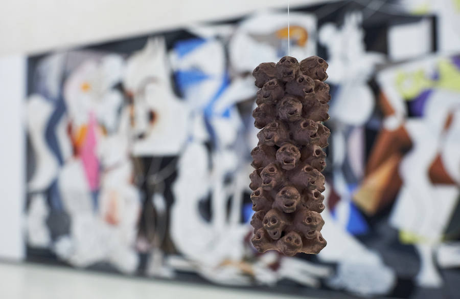 El Museo San Telmo acoge una exposición del artista donostiarra José Ramón Amondarain en la que no podrá exhibir ocho grandes lienzos sobre el proceso creativo de la obra a causa de las leyes de propiedad intelectual