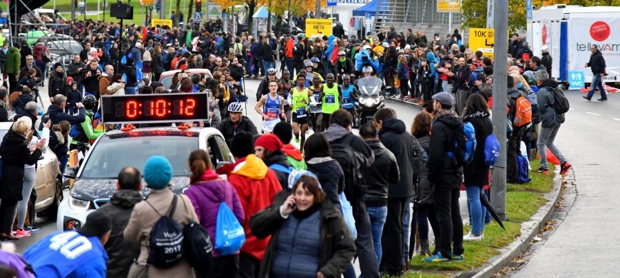 Una segunda parte de carrera muy lenta ha impedido que el crono de Hosea Maiyo (KEN) amenazara el récord del maratón de San Sebastián que desde 2002 ostenta Cherigat con 2h09.34.