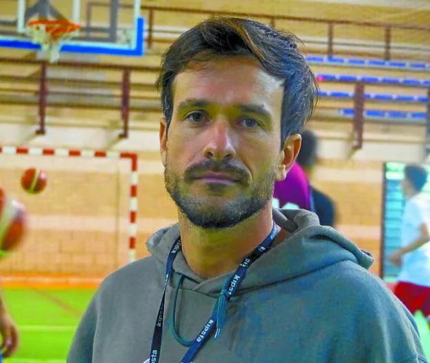 Iñaki Ogara. Nuevo entrenador del MU. 