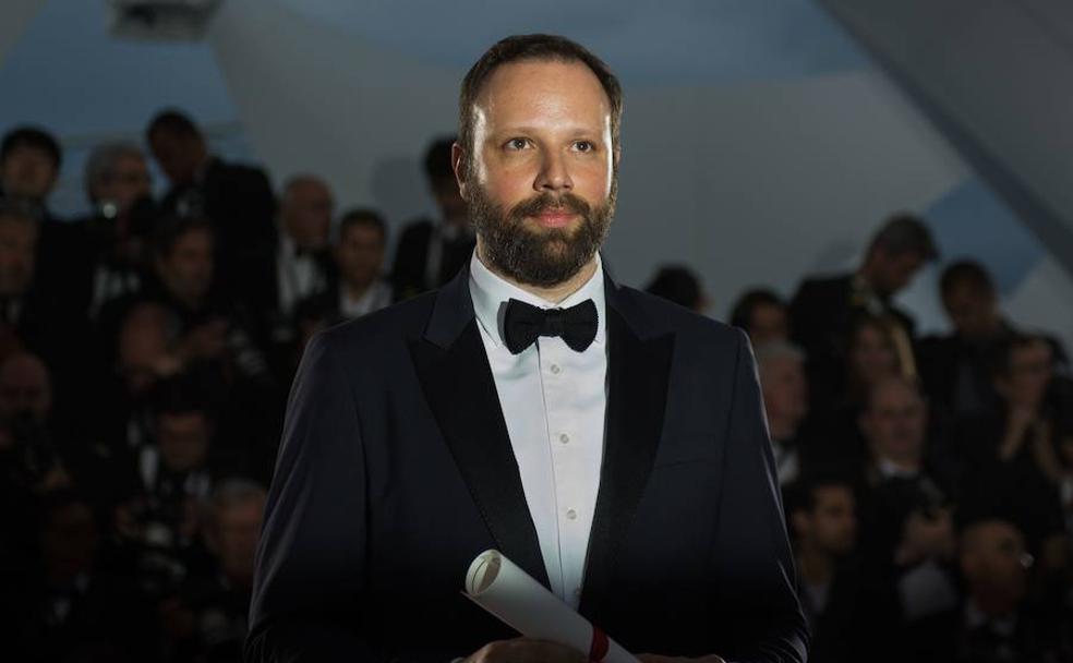 Yorgos Lanthimos posa tras recibir con el premio del jurado de Cannes en 2015. 