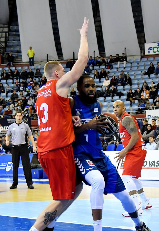 Frío en Illumbe pero mucha emoción en la cancha, donde el Gipuzkoa Basket pudo imponerse a una de las revelaciones del campeonato, el Fuenlabrada.