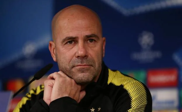 Peter Bosz, entrenador del Borussia Dortmund. 