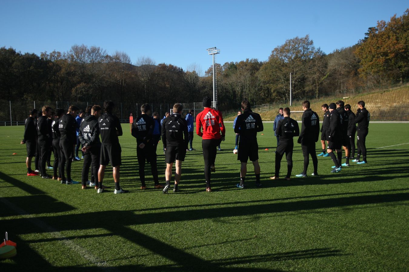 La Real Sociedad ha realizado este miércoles el último entrenamiento antes del partido del jueves ante el Zenit de San Petersburgo.