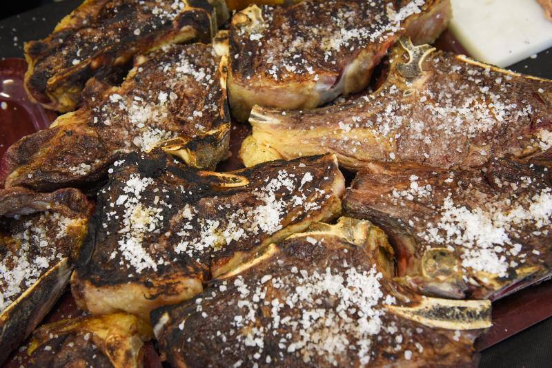 El Tinglado de Tolosa acoge, del 8 al 10 de diciembre, la XI Fiesta de la Txuleta de este municipio en la que se ofrecerán cuatro comidas con productos locales para 200 comensales cada una y se asarán 700 kilos de carne.