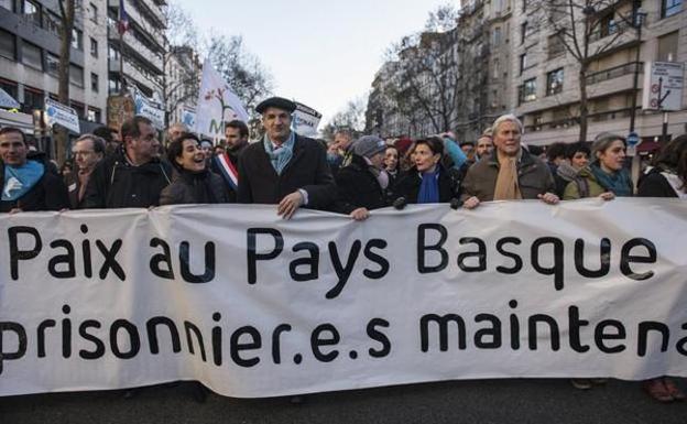 Cabecera de la manifestación en París