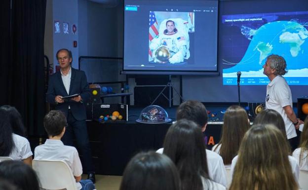 Donostia conecta con el espacio