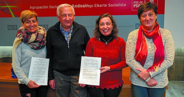 Los concejales del PSE-EE, Petri Romero, Daniel García, Maider Láinez y Ascensión Parrón. 