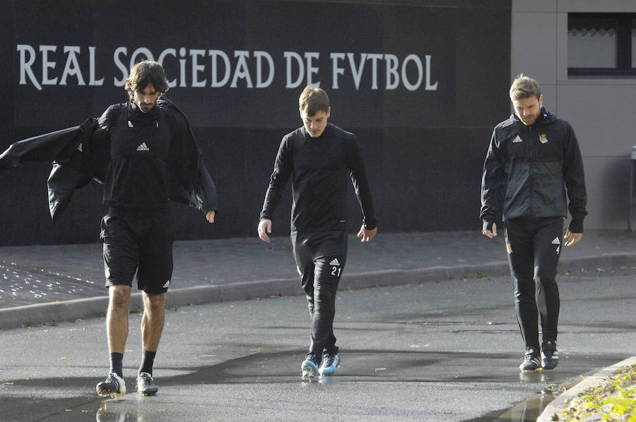 Eusebio ha citado a sus jugadores esta mañana en Zubieta para el último entrenamiento antes del debi de mañana en San Mamés contra el Athletic). 