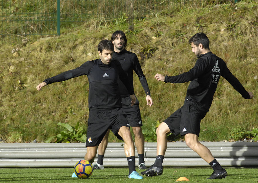 Eusebio ha citado a sus jugadores esta mañana en Zubieta para el último entrenamiento antes del debi de mañana en San Mamés contra el Athletic). 