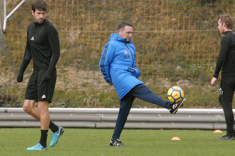 Eusebio ha citado a sus jugadores esta mañana en Zubieta para el último entrenamiento antes del debi de mañana en San Mamés contra el Athletic). 