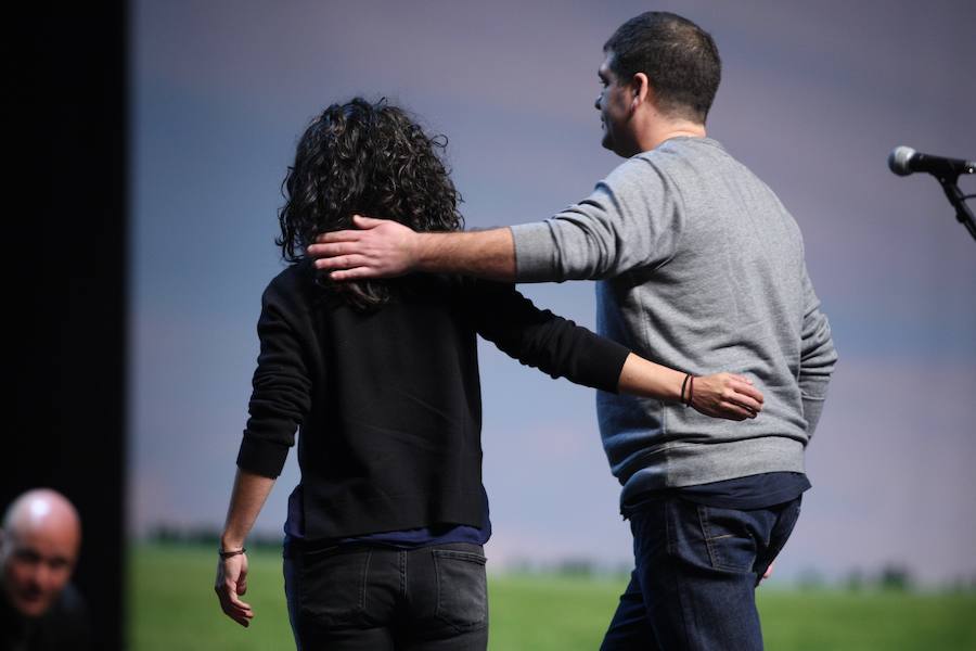 Bertsolari Txapelketa Nagusiko finala ari dira jokatzen Barakaldoko BECen.