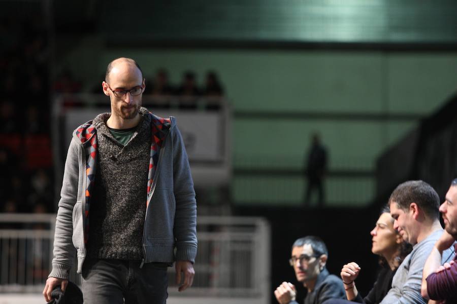 Bertsolari Txapelketa Nagusiko finala ari dira jokatzen Barakaldoko BECen.