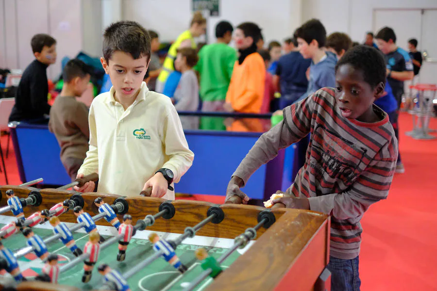 El Parque Infantil de Navidad (PIN) del recinto ferial Ficoba de Irun ha abierto sus puertas hasta el 4 de enero, con propuestas lúdicas y formativas en tres pabellones.