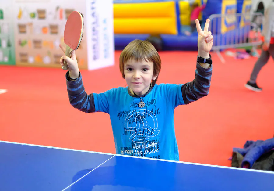 El Parque Infantil de Navidad (PIN) del recinto ferial Ficoba de Irun ha abierto sus puertas hasta el 4 de enero, con propuestas lúdicas y formativas en tres pabellones.