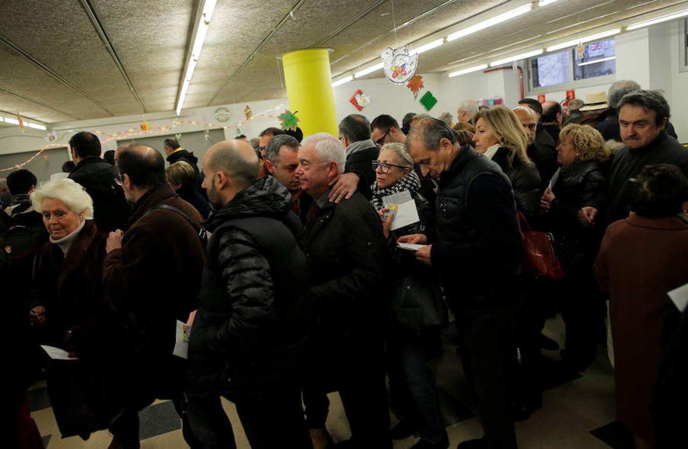 Normalidad en los colegios de Cataluña durante las primeras horas de lla jornada electoral.