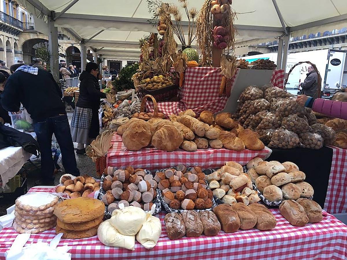 Arranca el Santo Tomas de 2017 y la plaza Constitución ya está lista para recibir a la gente. Los más madrugadores ya han podido ver a Úrsula.
