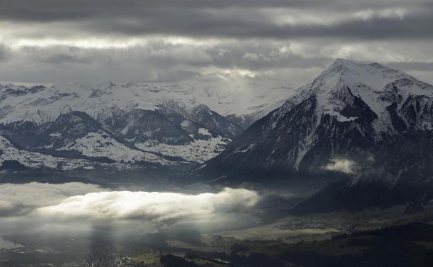 Vista aérea de los Alpes suizos.