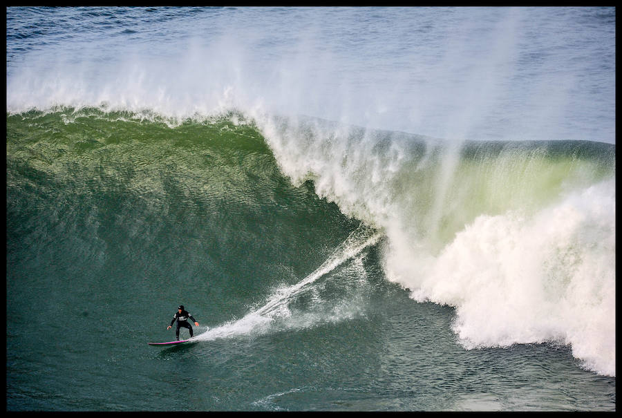 El estadounidense Nic Lamb ha sido el ganador de la duodécima edición del XII Punta Galea Challenge, campeonato internacional de surf sobre olas grandes disputado este sábado en aguas del Abra de Getxo, que ha contado con la participación de 24 surfistas y olas de hasta seis metros de altura.