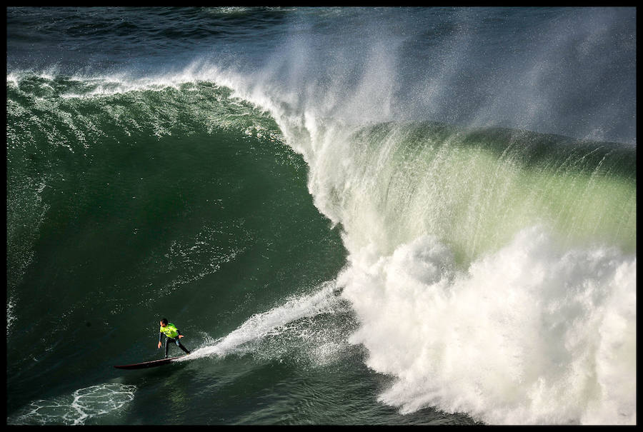 El estadounidense Nic Lamb ha sido el ganador de la duodécima edición del XII Punta Galea Challenge, campeonato internacional de surf sobre olas grandes disputado este sábado en aguas del Abra de Getxo, que ha contado con la participación de 24 surfistas y olas de hasta seis metros de altura.