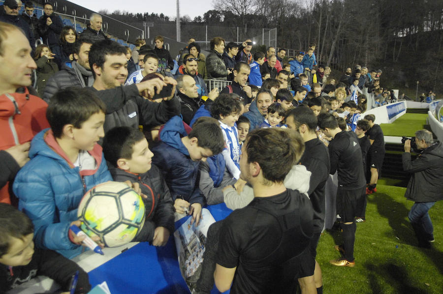 La plantilla de la Real Sociedad, se ha ejercitado este sábado por la tarde en Zubieta con las ausencias de Januzaj y De la Bella.