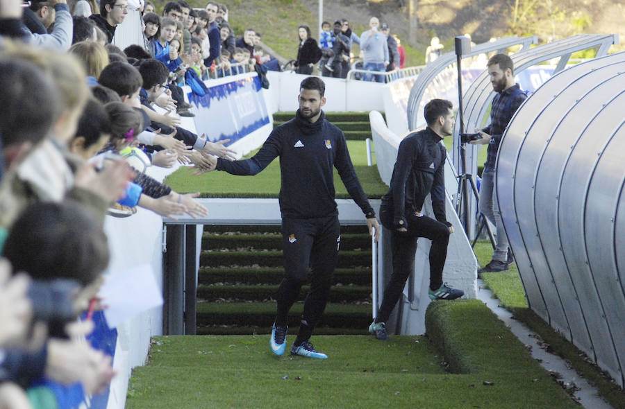 La plantilla de la Real Sociedad, se ha ejercitado este sábado por la tarde en Zubieta con las ausencias de Januzaj y De la Bella.