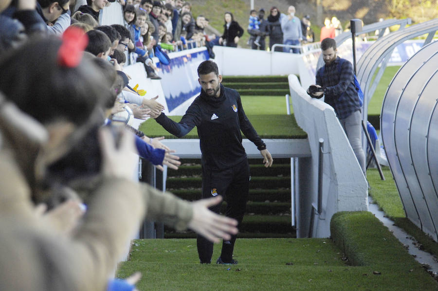 La plantilla de la Real Sociedad, se ha ejercitado este sábado por la tarde en Zubieta con las ausencias de Januzaj y De la Bella.