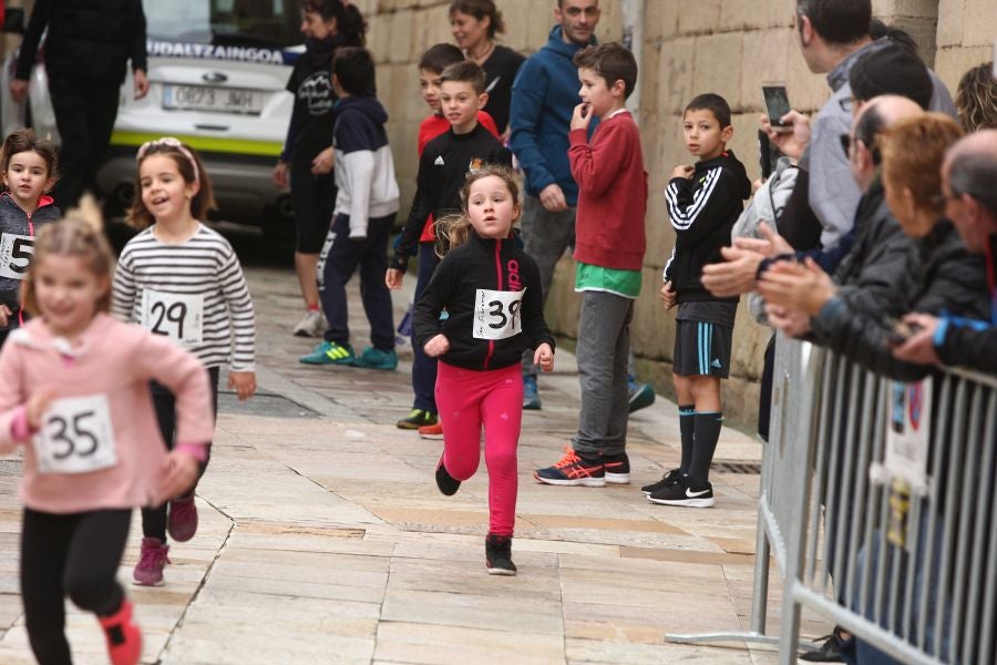 Los más pequeños se han sumado a esta sana tradición de terminar el año con una carrerita. 