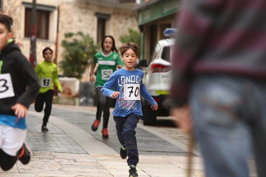 Los más pequeños se han sumado a esta sana tradición de terminar el año con una carrerita. 