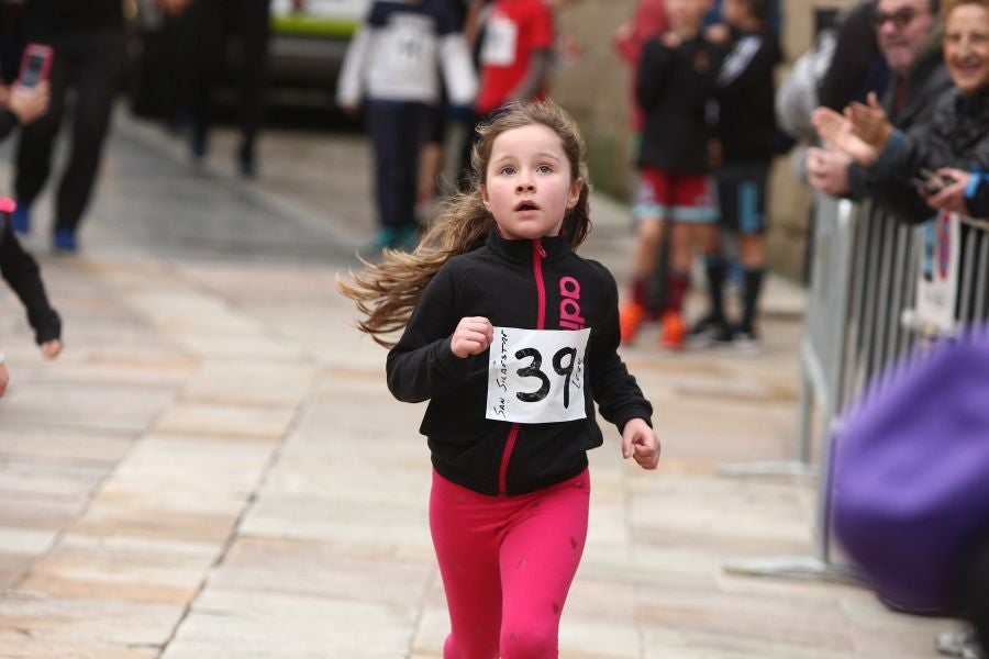 Los más pequeños se han sumado a esta sana tradición de terminar el año con una carrerita. 