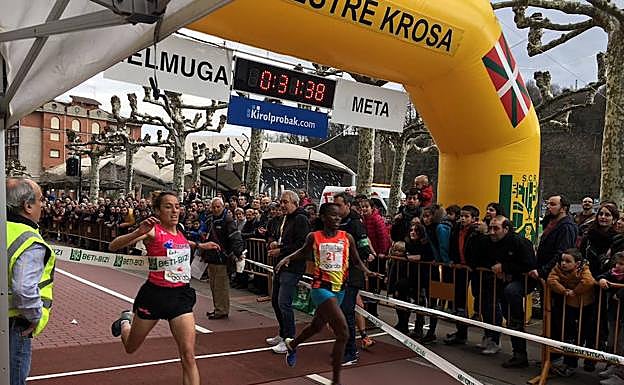 Beth Karanja y Kaoutar Boulaid entran en meta