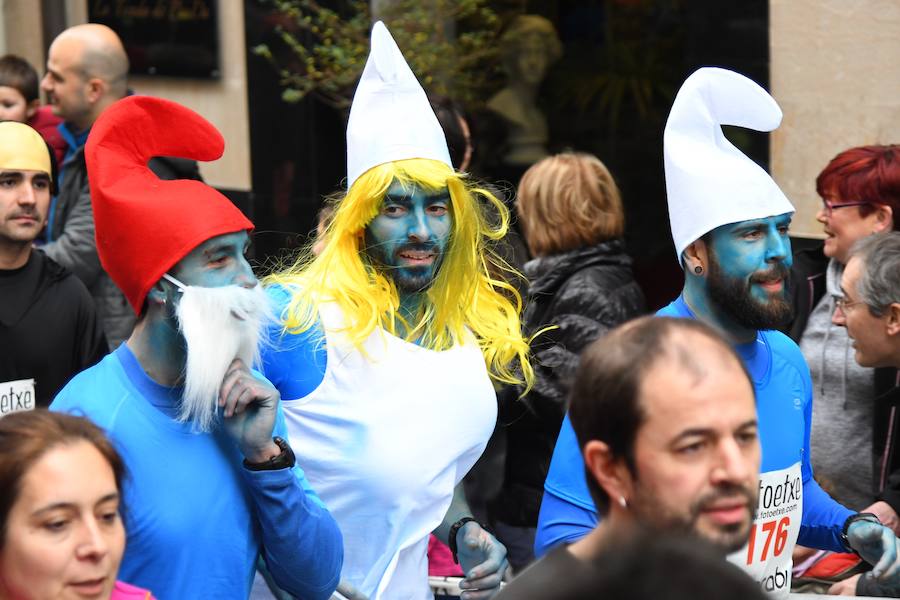 La San Silvestre de Beasain ha sido un año más un éxito tanto en participación como en l.a gente que ha seguido la prueba en directo animando a los corredores.